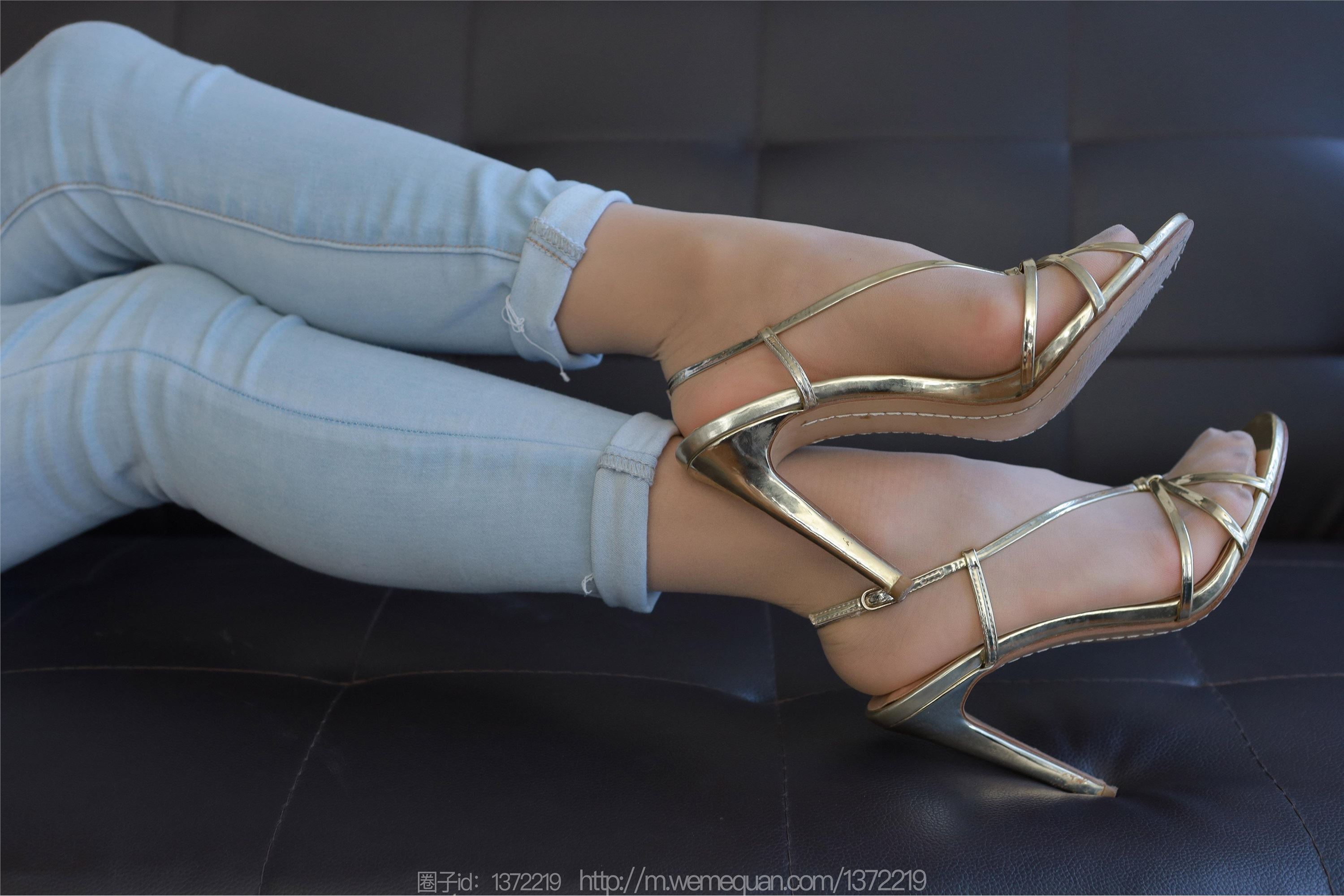 IESS异思趣向  2023.09.04 丝享家 1524 兔兔《白T牛仔裤里丝》